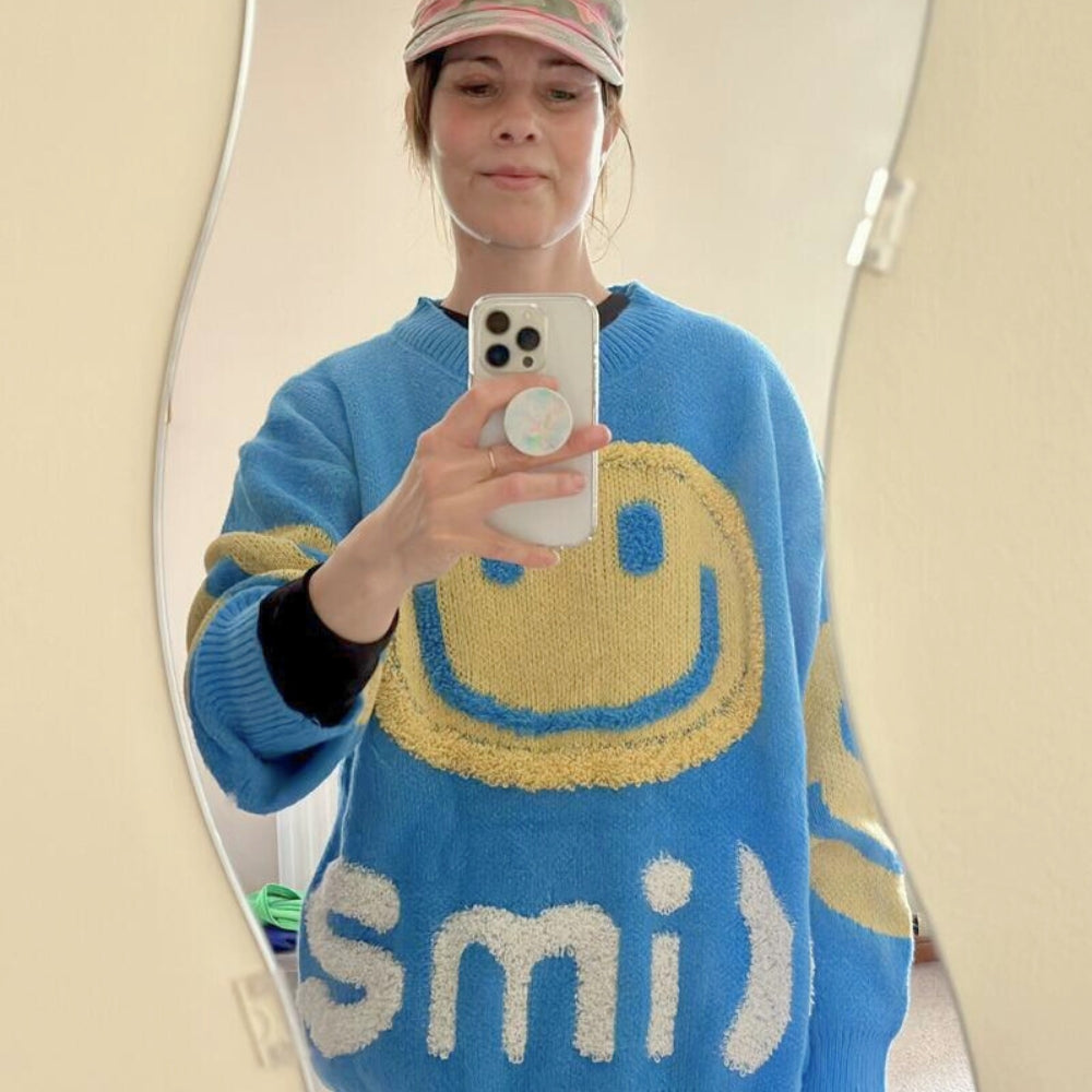 Oversize Fuzzy Smile Kazak