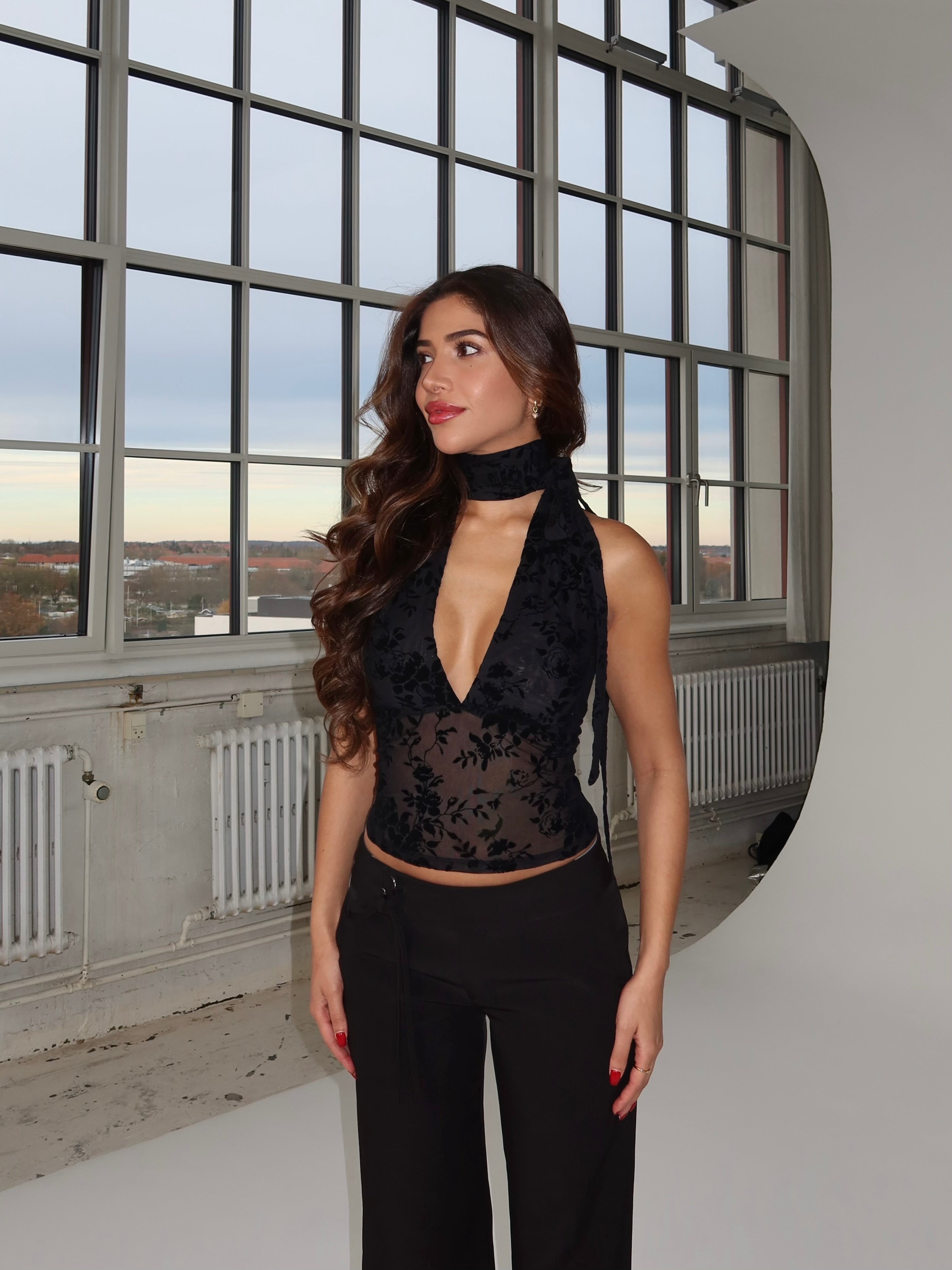 Mila Multi Rose Üst – Siyah