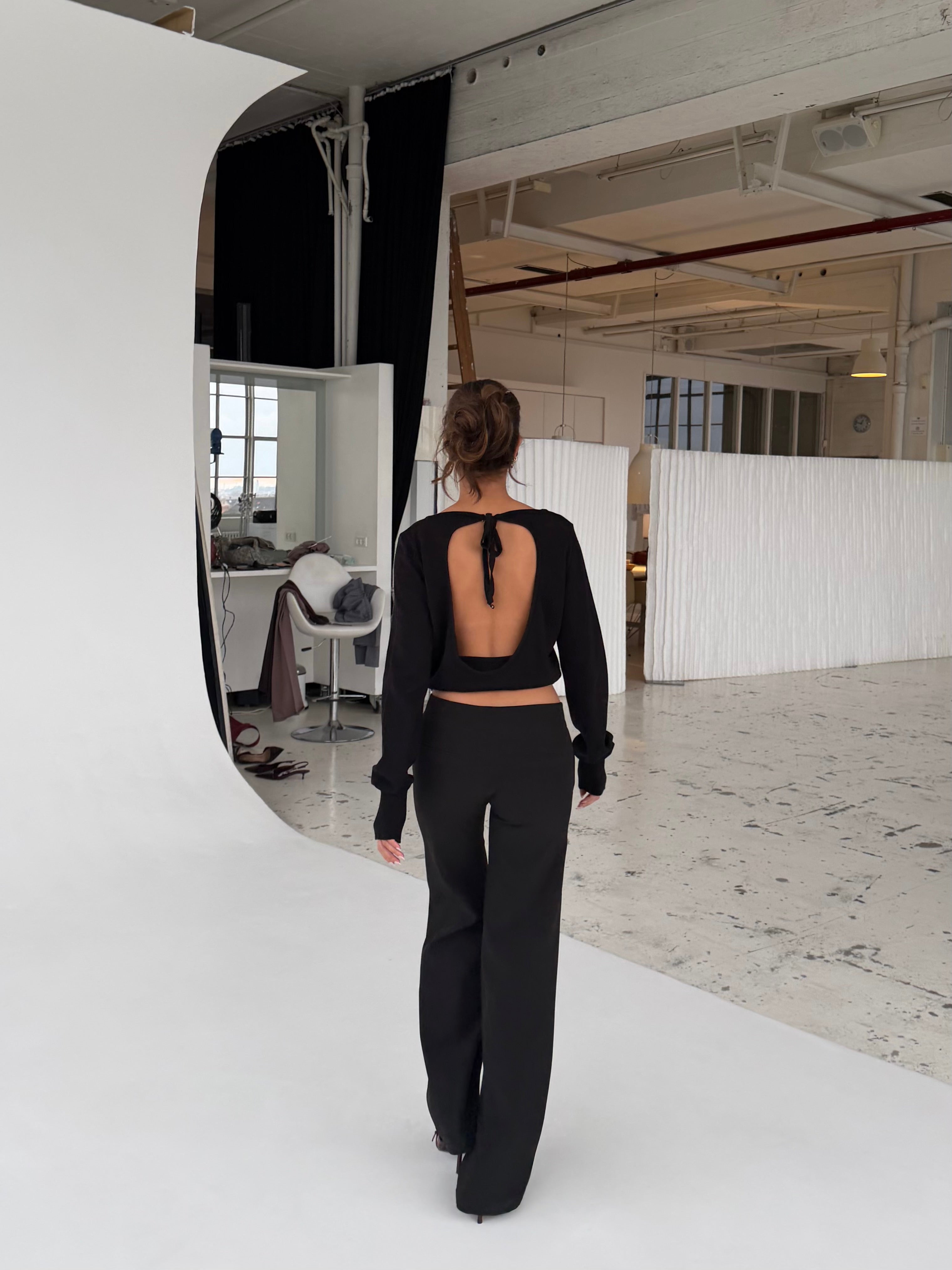 Arkası açık örgü üst - Siyah