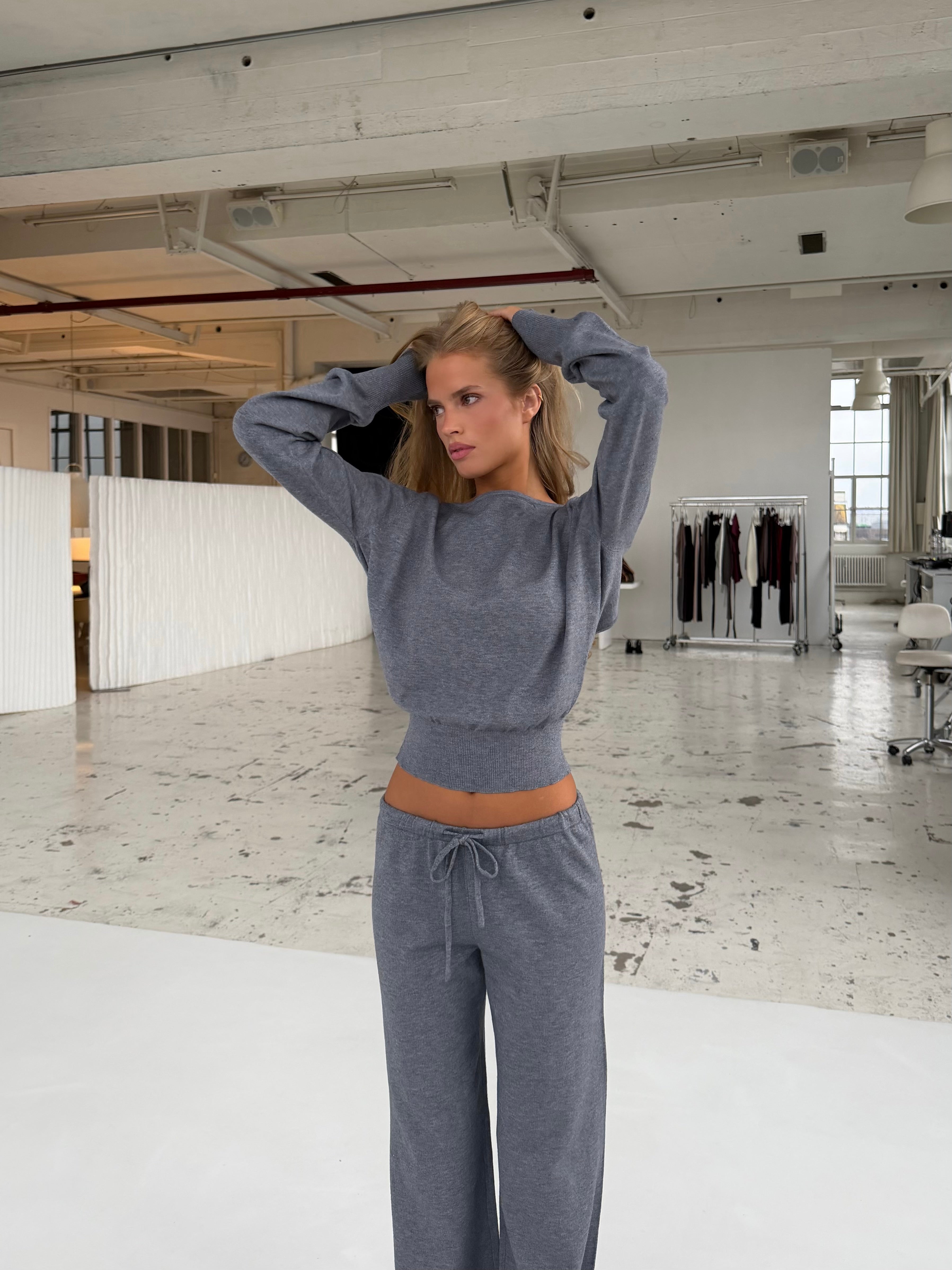 Arkası açık örgü üst - melanj grisi