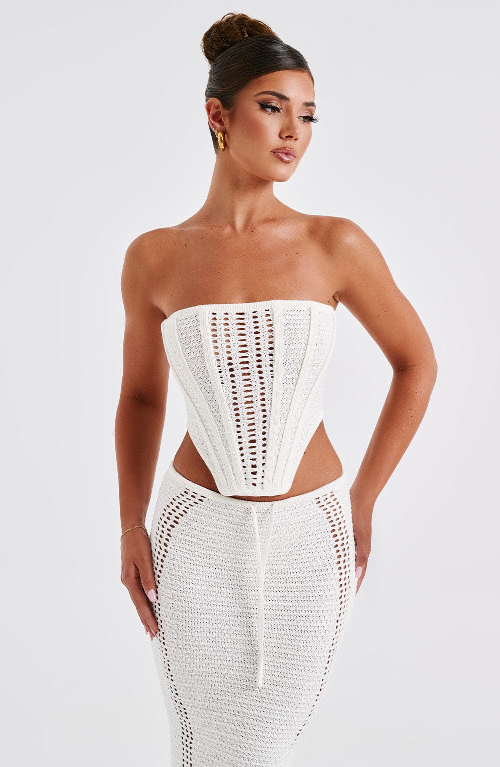 Carly Korse – Beyaz